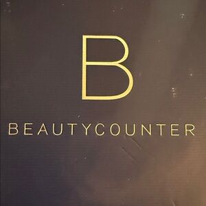 RARE/DISCONTINUED Beautycounter Luxurious Black&Gold Design eyeshadow palette